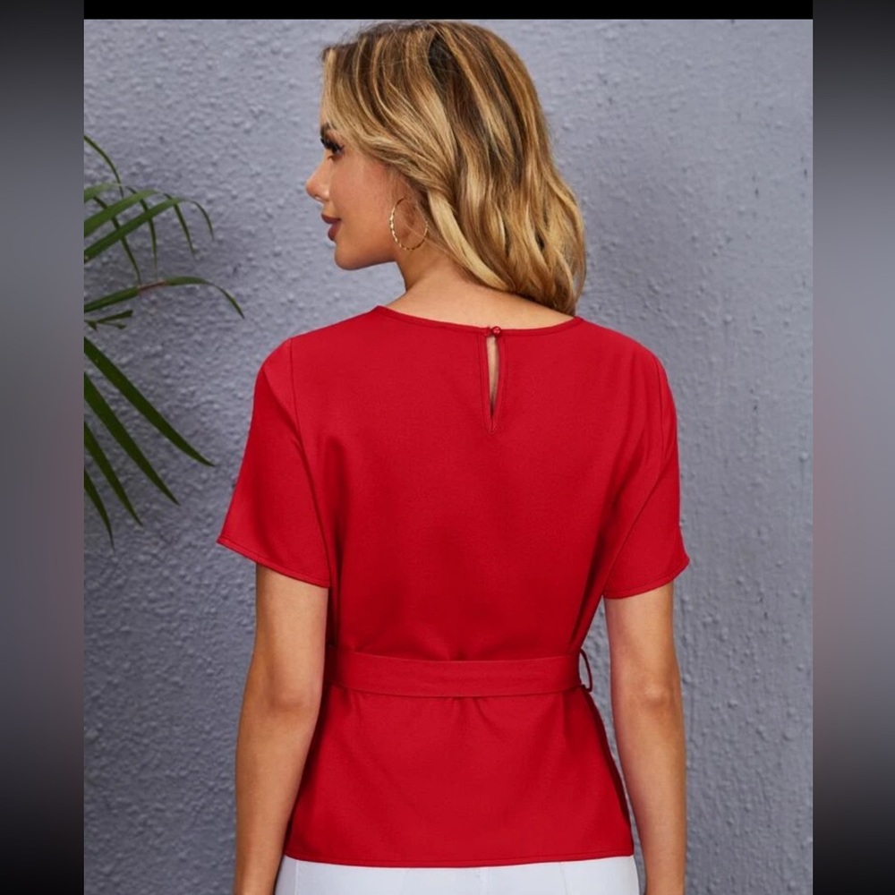 Beautiful Red ❤️ top - Picture 3 of 6
